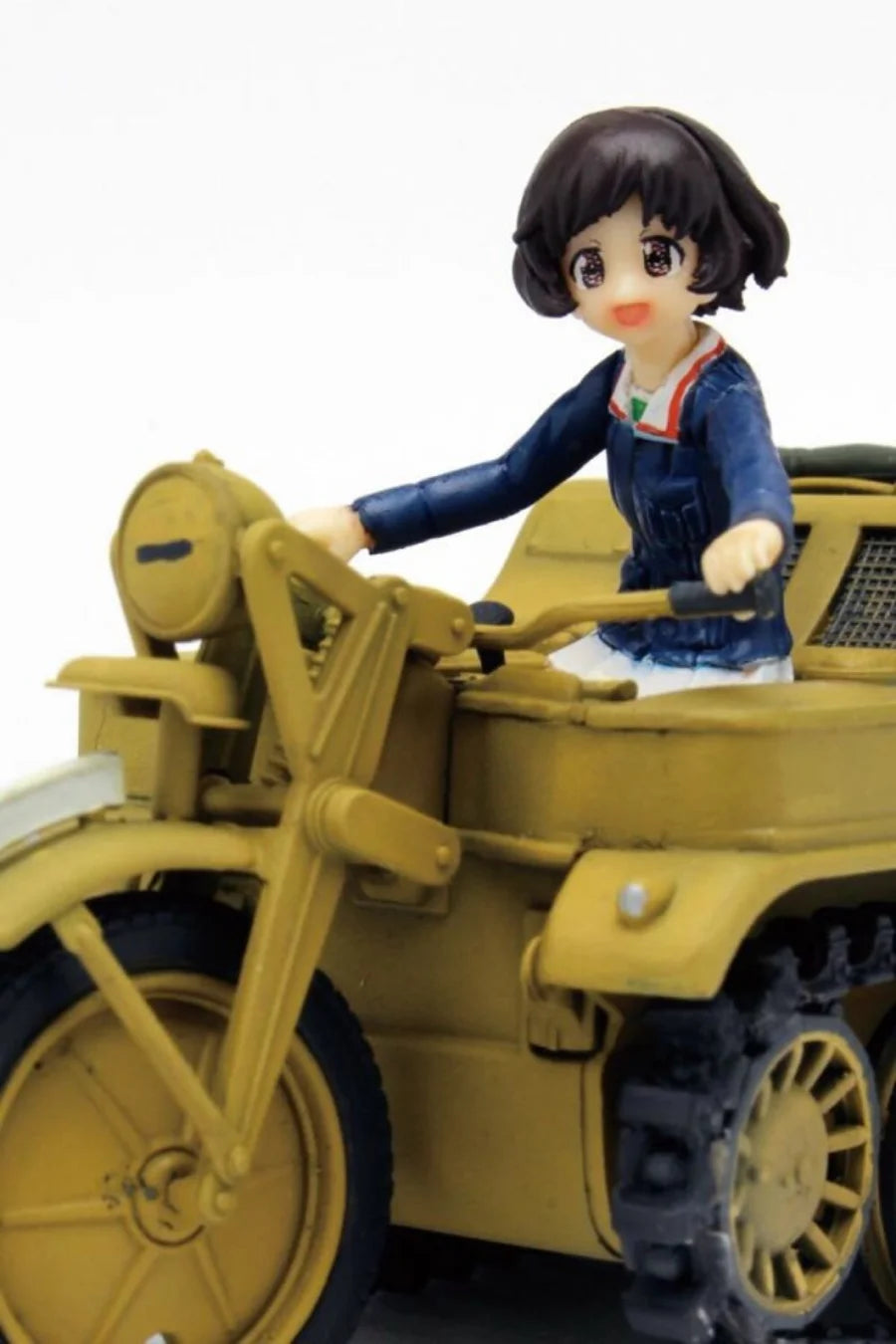 1/35 WWII Girls Und Panzer, 2 Figures, Resin Model Figure Kit, Unassembled and Unpainted