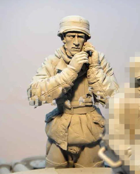 1/16 WWII German Africa Korps Officer Contemplative, Resin Model Figure Kit, Unassembled and Unpainted