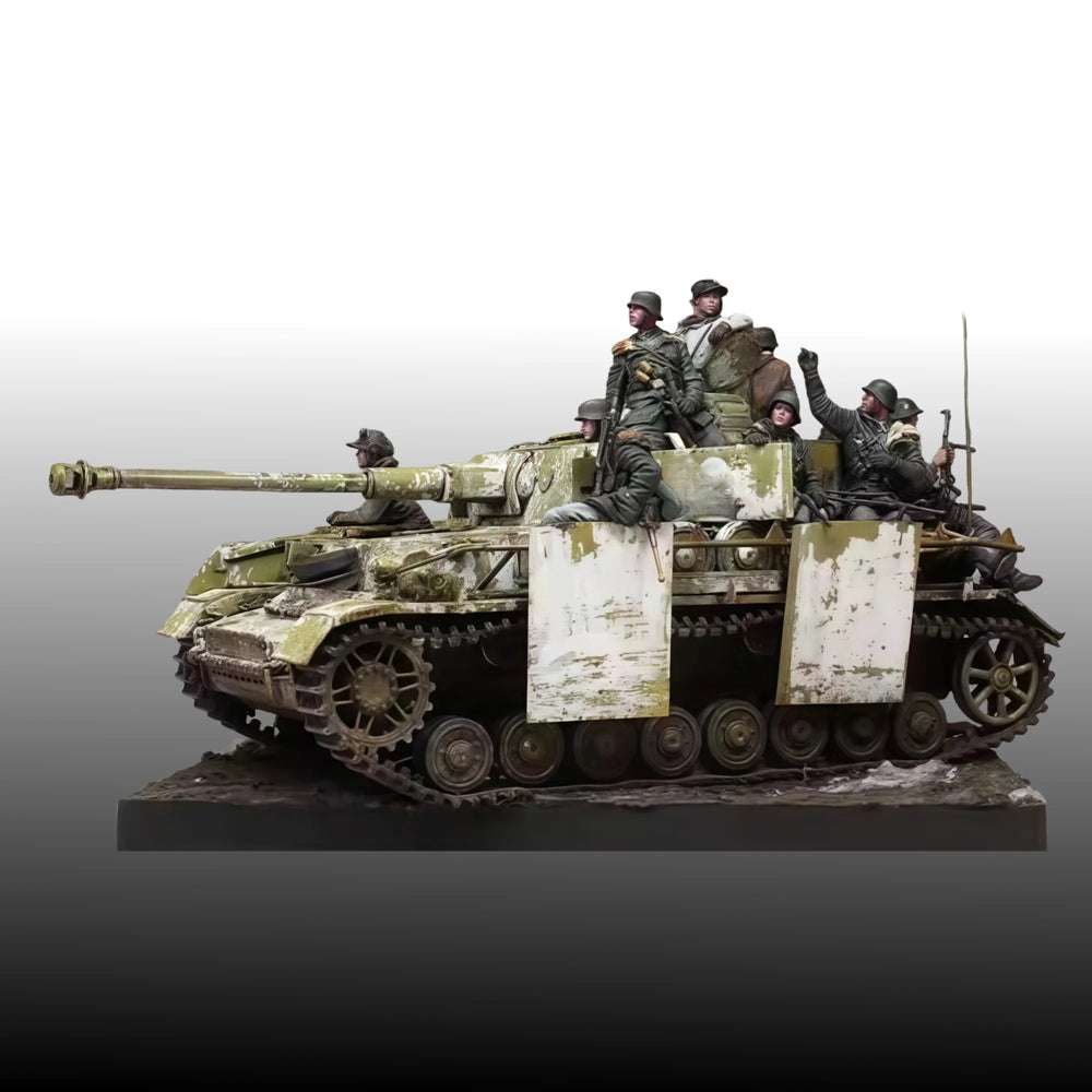 1/35 WWII German Panzer with Infantry, 12 Figures, Resin Model Vehicle Kit, Unassembled and Unpainted