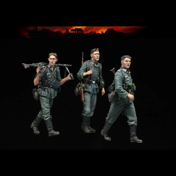 1/35 WWII German Infantry Advancing, 9 Figures, Resin Model Figure Kit, Unassembled and Unpainted