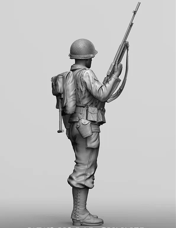1/16 WWII German Infantryman at Ready, Resin Model Figure Kit, Unassembled and Unpainted