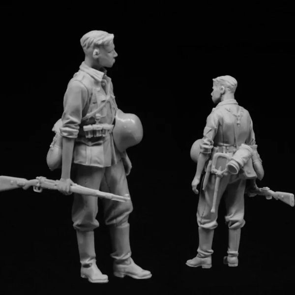 1/35 WWI German Infantry Pair Standing Ready, 3 Figures, Resin Model Figure Kit, Unassembled and Unpainted