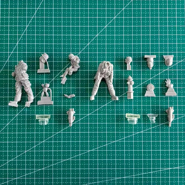 1/35 Modern Firemen Rescue, 3 Figures, Resin Model Figure Kit, Unassembled and Unpainted