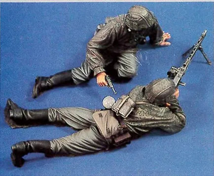 1/16 Female Tactical Operator in Combat Stance, Resin Model Figure Kit, Anime Theme, Unassembled and Unpainted