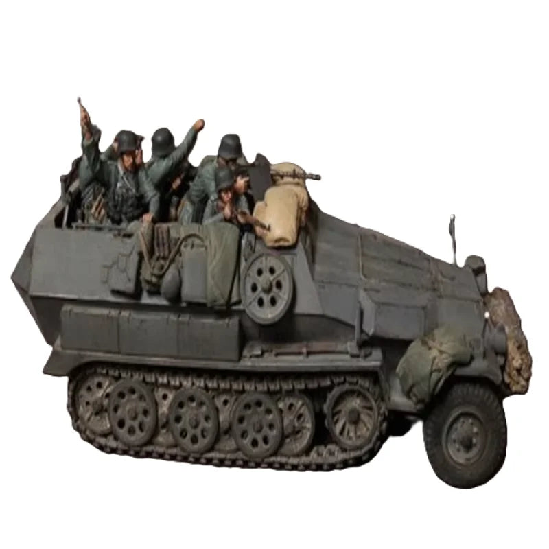 1/35 WWII Military Transport, 5 Figures, Resin Model Figure Kit, Unassembled and Unpainted