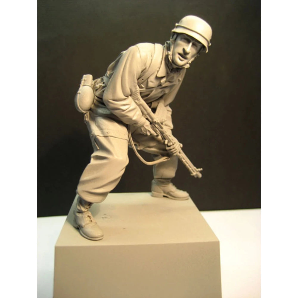 1/16 WWII German Fallschirmjäger Charging Forward, Resin Model Figure Kit, Unassembled and Unpainted