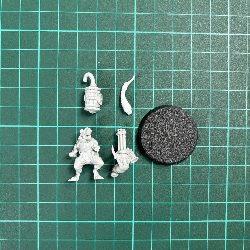 28mm Mouse Gunner, Resin Model Figure Kit, Fantasy Theme, Unassembled and Unpainted