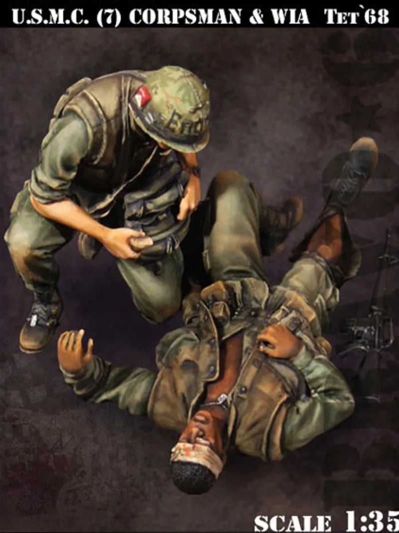 1/35 Vietnam War US Marines Casualty Evacuation, 7 Figures, Resin Model Figure Kit, Unassembled and Unpainted