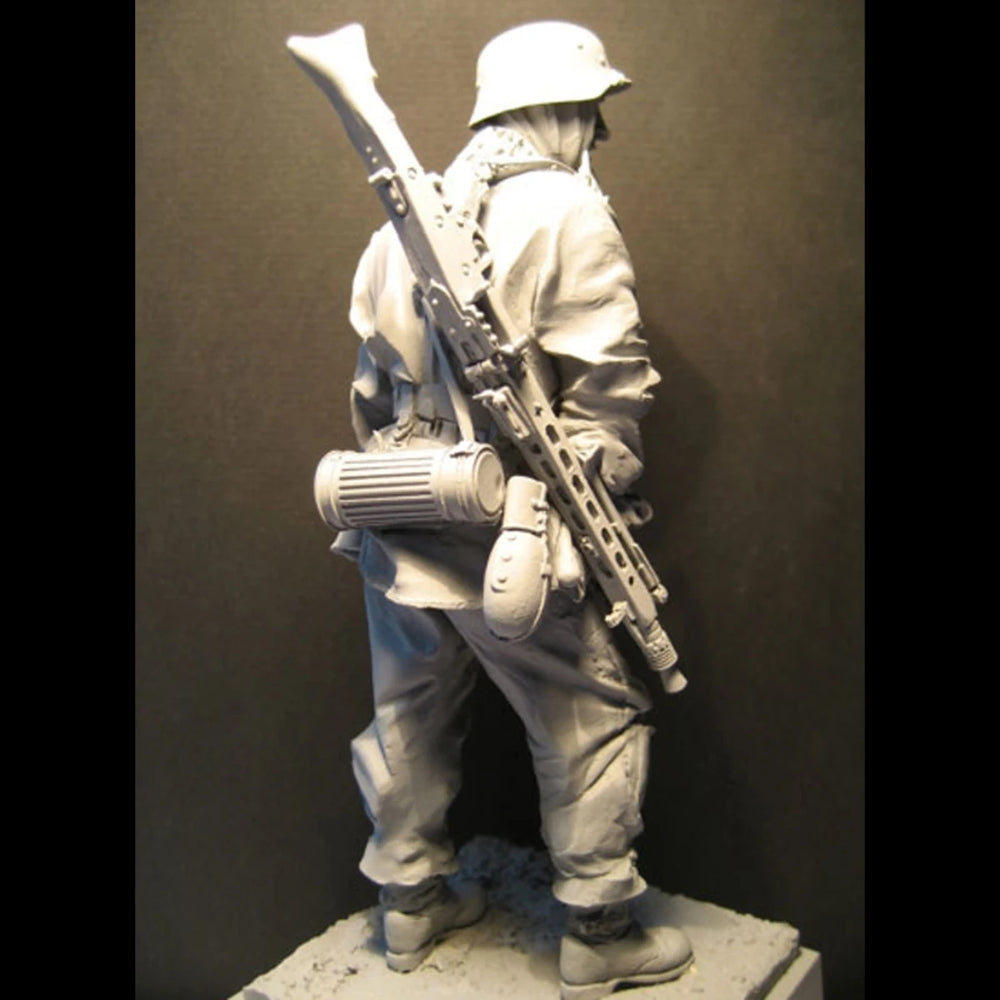 1/16 WWI German Infantry with Ammunition Pouches, Resin Model Figure Kit, Unassembled and Unpainted