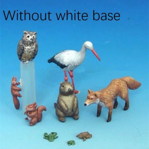 1/35 Wildlife Animal Group, 8 Figures, Resin Model Diorama Kit, Wildlife Theme, Unassembled and Unpainted