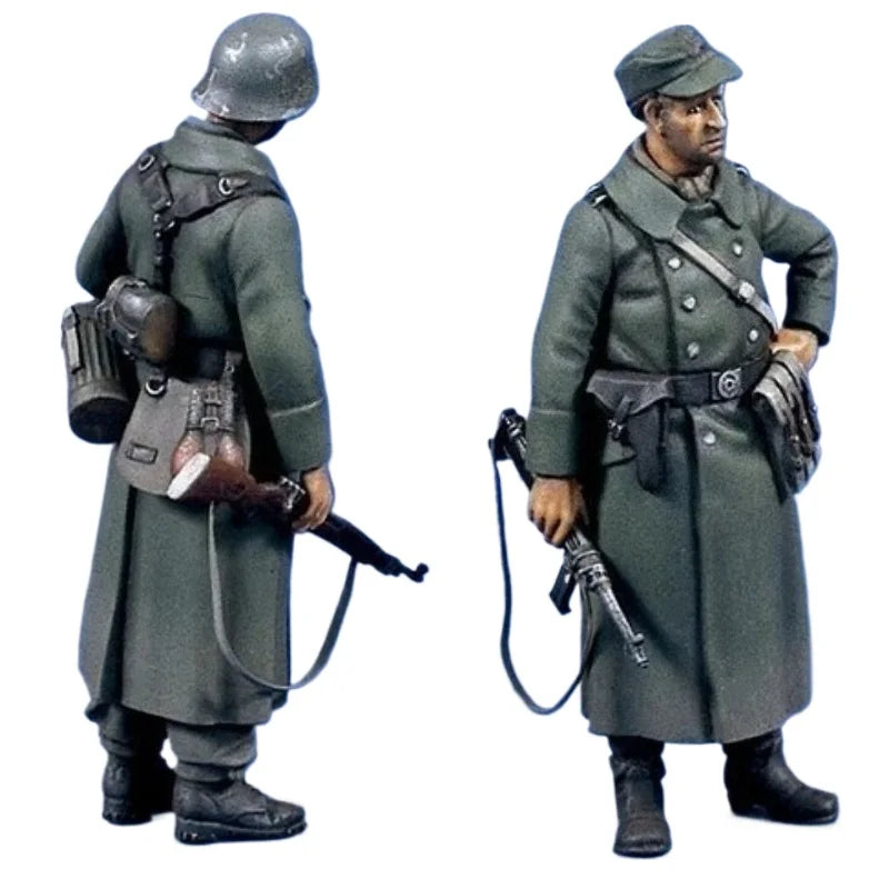 1/35 WWI German Officers with Rifle and Binoculars, 2 Figures, Resin Model Figure Kit, Unassembled and Unpainted