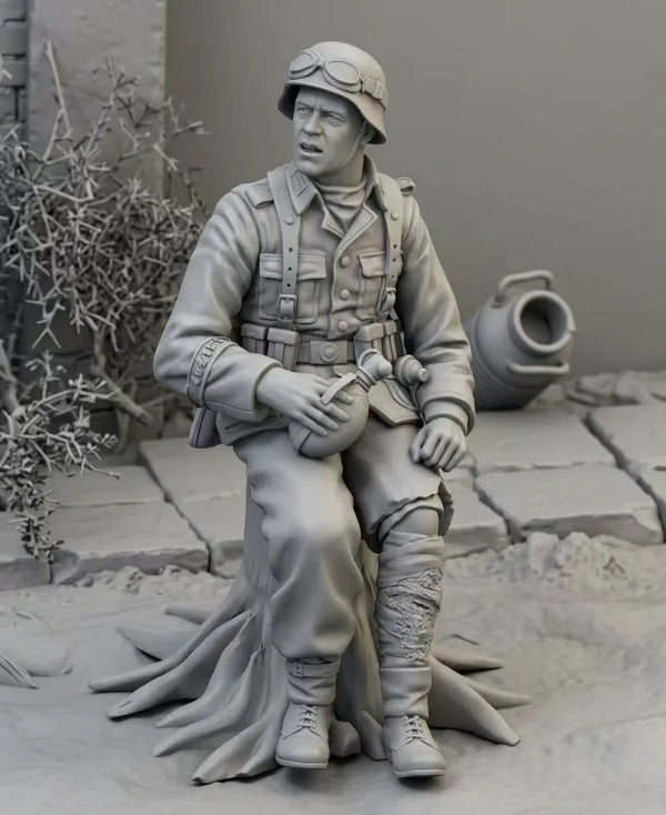 1/35 WWI British Infantryman Resting, Resin Model Figure Kit, Unassembled and Unpainted