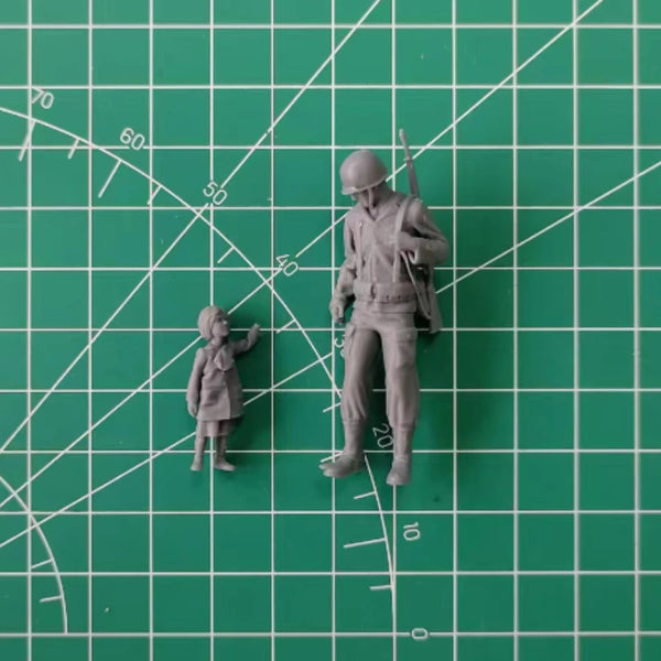 1/35 WWII US Soldier with Tommy Gun, Resin Model Figure Kit, Unassembled and Unpainted