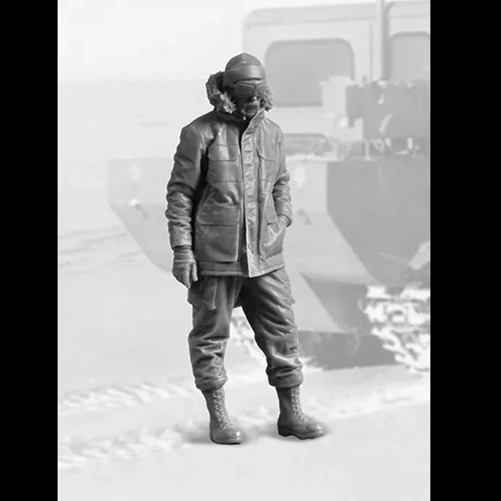 1/32 Modern Arctic Soldier Standing Watch, Resin Model Figure Kit, Unassembled and Unpainted