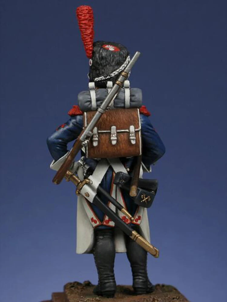 1/32 Napoleonic French Officer in White Greatcoat with Musket, Resin Model Figure Kit, Unassembled and Unpainted