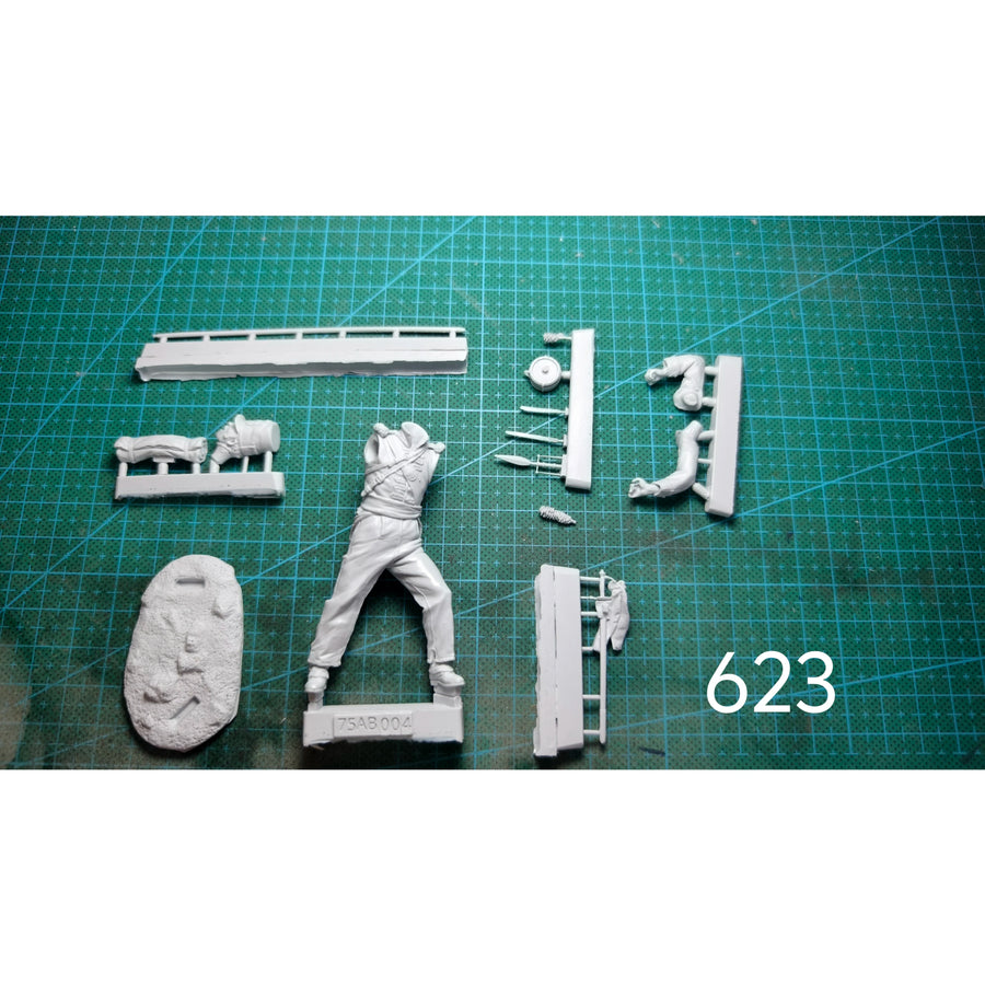 1/24 Resin Model Figure Gk，Unassembled and Unpainted Kit