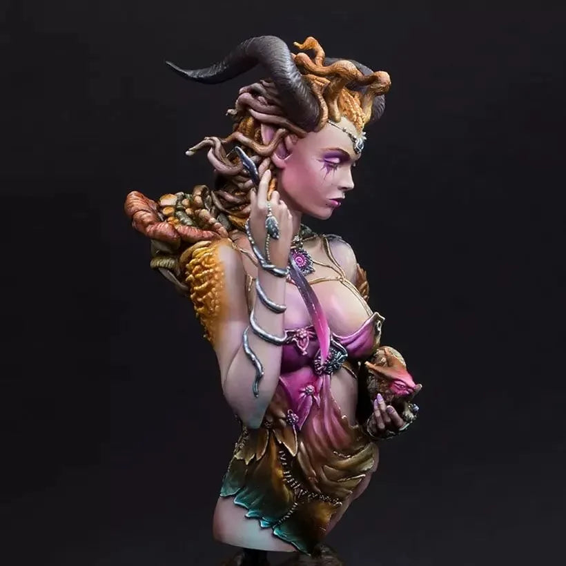 1/10 Female Warrior Queen, Resin Model Bust Kit, Fantasy Theme, Unassembled and Unpainted
