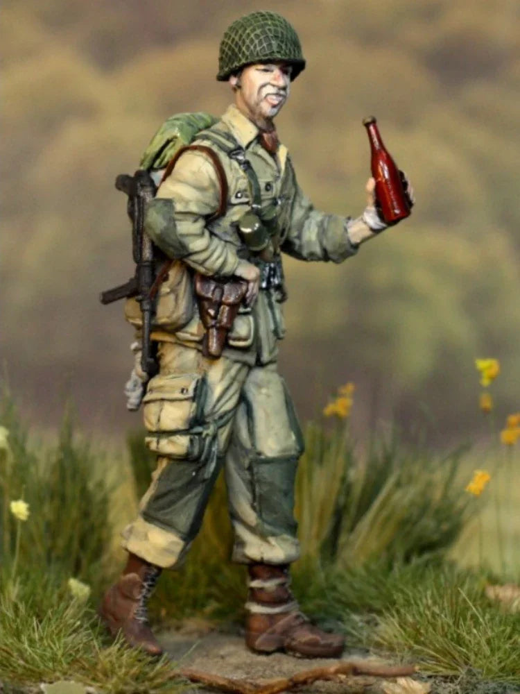 1/35 WWII US Airborne Paratrooper, Resin Model Figure Kit, Unassembled and Unpainted