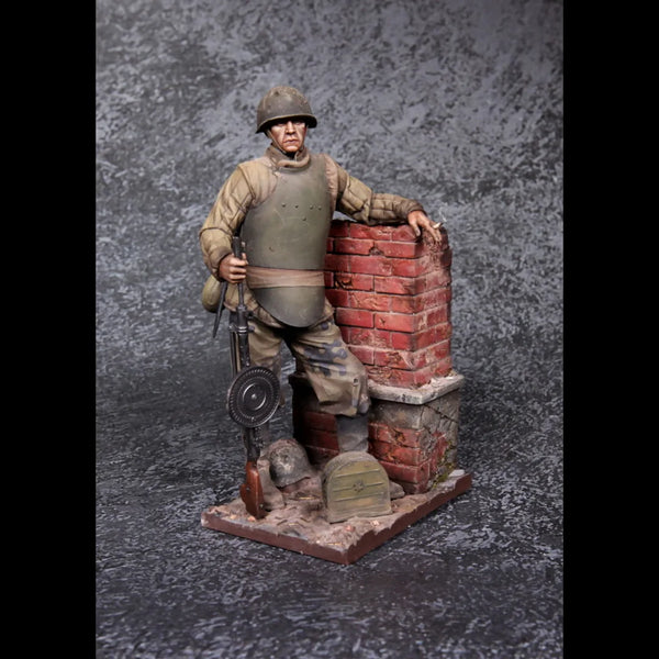 1/35 WWI Assault Engineer Machine Gunner, Resin Model Figure Kit, Unassembled and Unpainted