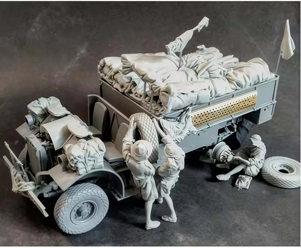1/35 WWII Cargo Truck, 3 Figures, Resin Model Vehicle Kit, Unassembled and Unpainted