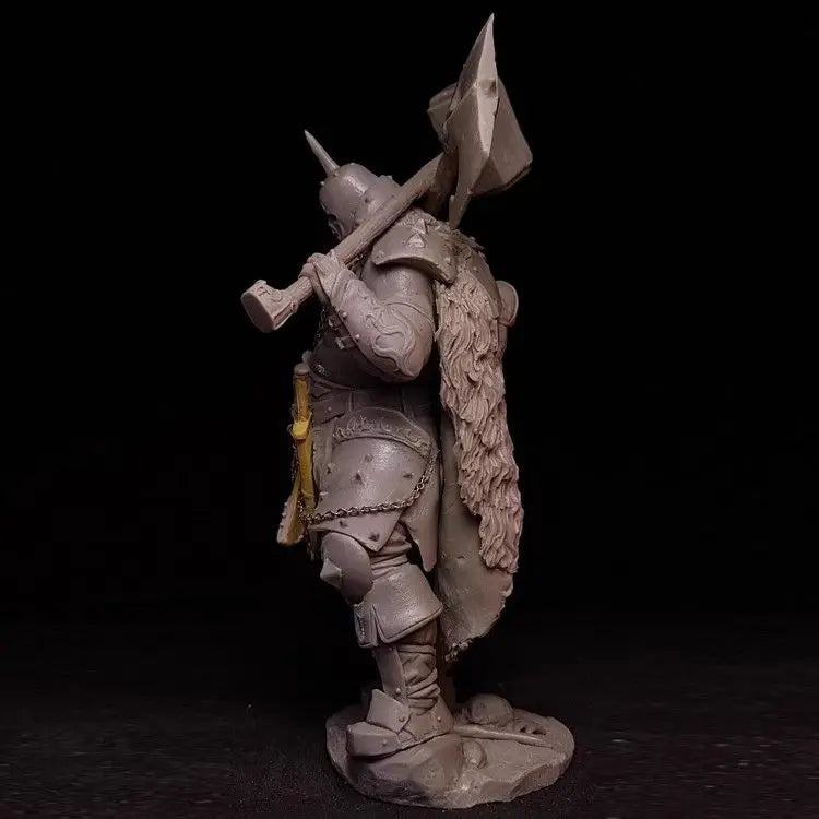 1/24 Horned Barbarian with Dual Axes, Resin Model Figure Kit, Fantasy Theme, Unassembled and Unpainted