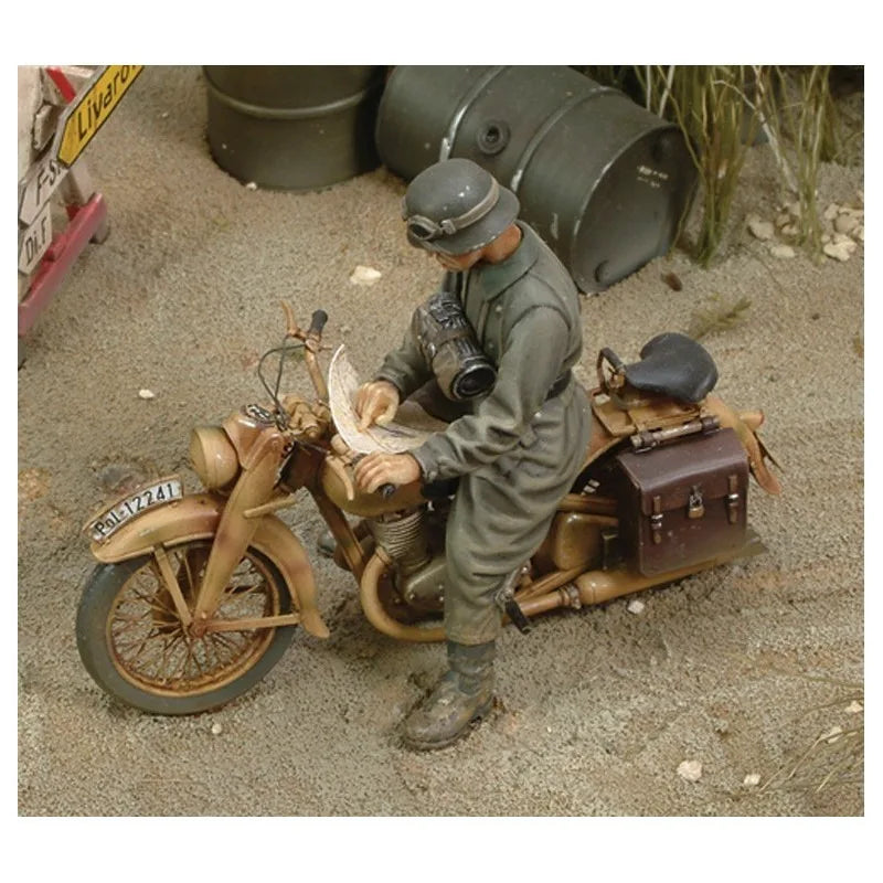 1/35 WWI Motorcycle Dispatch Rider, Resin Model Figure Kit, Unassembled and Unpainted