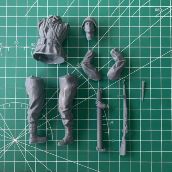 1/16 WWII German Artillery Loader, Resin Model Figure Kit, Unassembled and Unpainted
