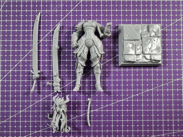 1/24 Medieval Female Knight, Resin Model Figure Kit, Unassembled and Unpainted