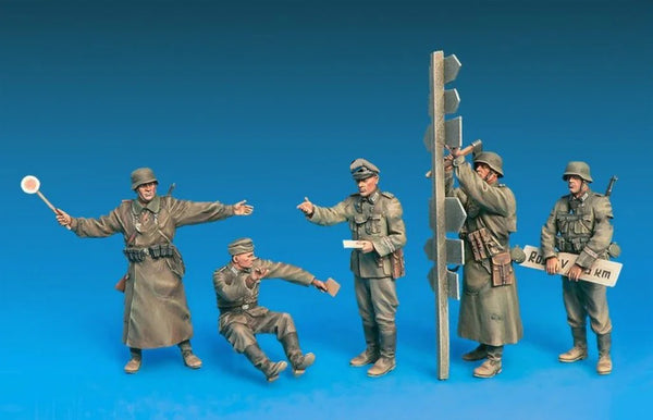 1/35 WWII German Soldiers, 5 Figures, Resin Model Figure Kit, Unassembled and Unpainted
