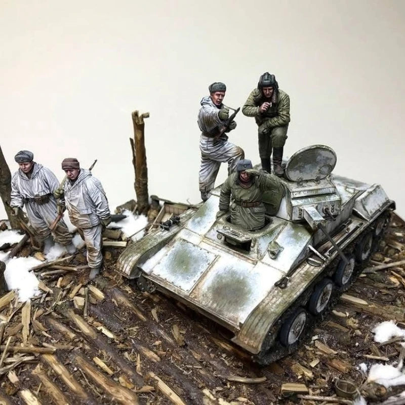 1/35 WWII Soviet Tank Crew & Scouts, 5 Figures, Resin Model Figure Kit, Unassembled and Unpainted