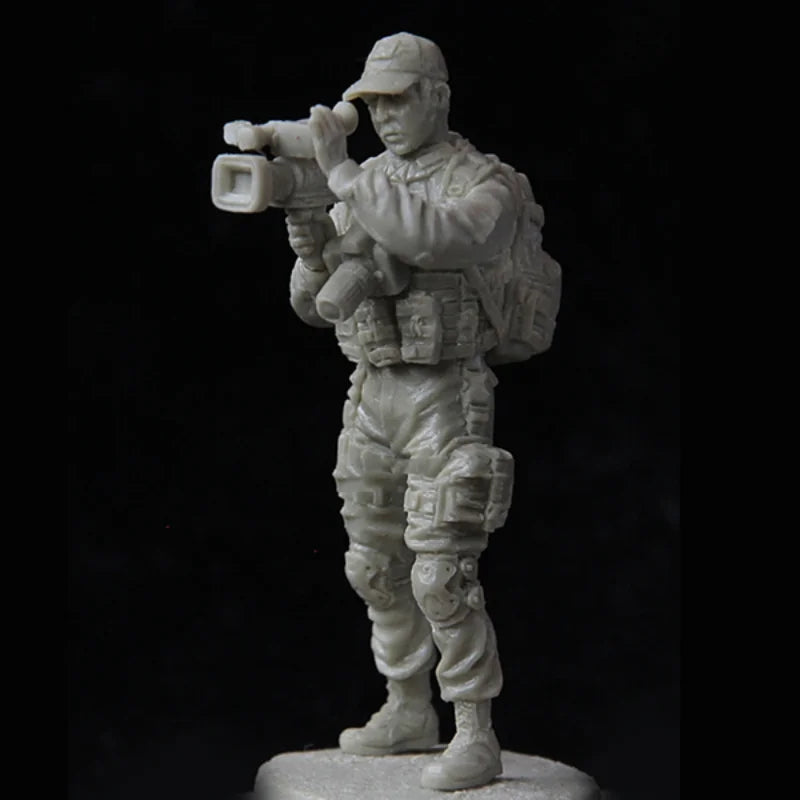 1/35 Modern Commando Cameraman, Resin Model Figure Kit, Unassembled and Unpainted