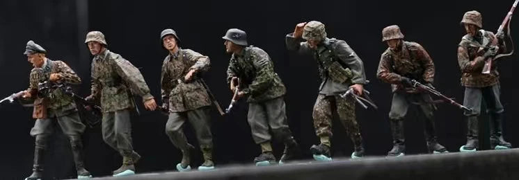 1/35 WWII Multi-Pose Soldiers, 7 Figures, Resin Model Figure Kit, Unassembled and Unpainted