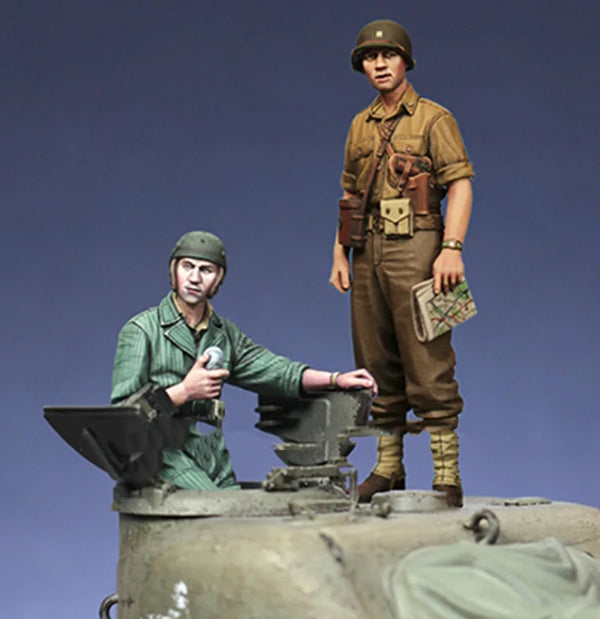 1/35 WWII American Infantry, 2 Figures, Resin Model Figure Kit, Unassembled and Unpainted