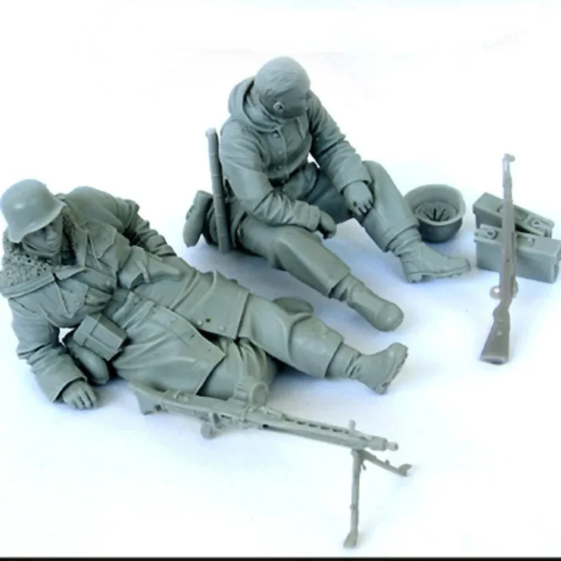 1/35 Modern NATO Combat Soldiers, 2 Figures, Resin Model Figure Kit, Unassembled and Unpainted