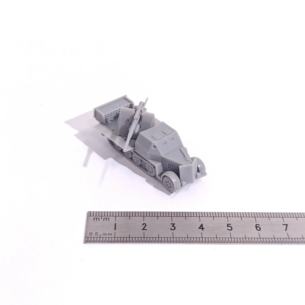 1/144 WWII Sd.Kfz.7 with Flak 37, Resin Model Vehicle Kit, Unassembled and Unpainted