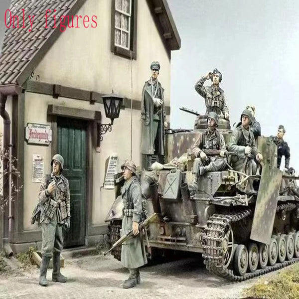 1/35 WWII German Soldiers & Panzer, 10 Figures, Resin Model Diorama Kit, Unassembled and Unpainted