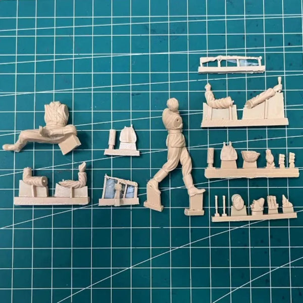 1/35 WWII Soviet Soldiers Kursk 1943, 2 Figures, Resin Model Figure Kit, Unassembled and Unpainted