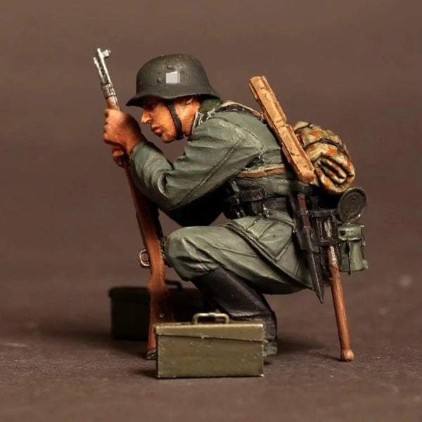 1/35 WWII German Wehrmacht Briefing, 6 Figures, Resin Model Figure Kit, Unassembled and Unpainted