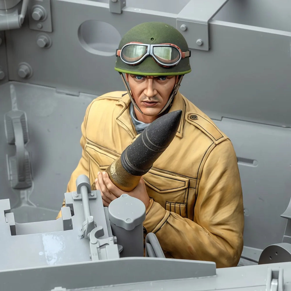 1/16 WWII US Tank Crew Operating Turret Gun, 3 Figures, Resin Model Figure Kit, Unassembled and Unpainted