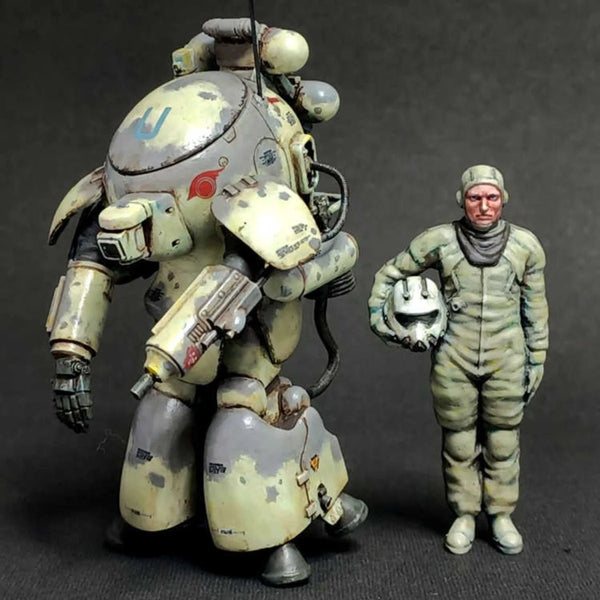 1/35 Fireball Mecha Exoskeleton with Pilot, 2 Figures, Resin Model Figure Kit, Sci-Fi Theme, Unassembled and Unpainted