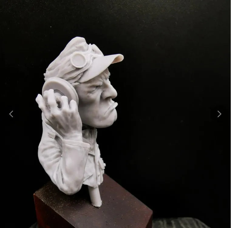 60mm WWII Military Officer, Resin Model Bust Kit, Unassembled and Unpainted