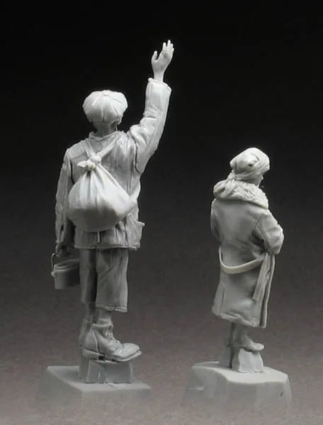 1/35 Cold War Soviet Military Personnel, 4 Figures, Resin Model Figure Kit, Unassembled and Unpainted