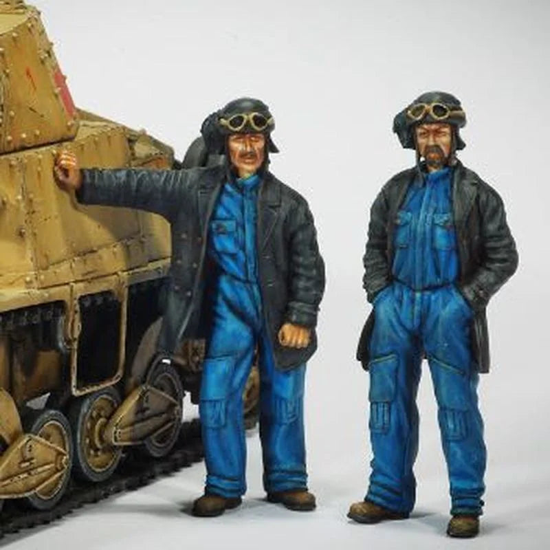 1/35 WWII German Pilots in Flight Suits, 2 Figures, Resin Model Figure Kit, Unassembled and Unpainted