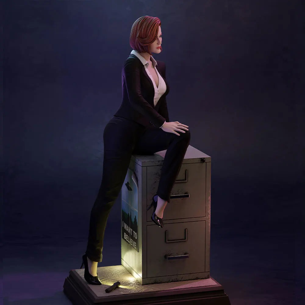 1/24 Modern Businesswoman Pin-up, Resin Model Figure Kit, Unassembled and Unpainted