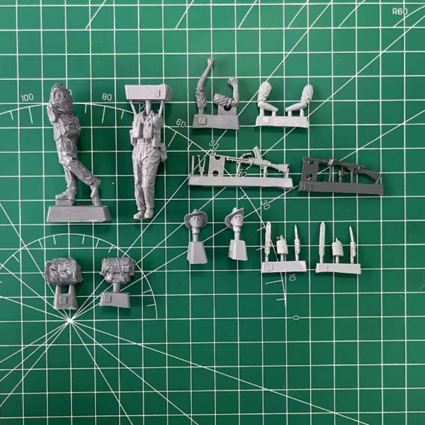 1/35 WWII British Burma Riflemen in Pith Helmets, 2 Figures, Resin Model Figure Kit, Unassembled and Unpainted