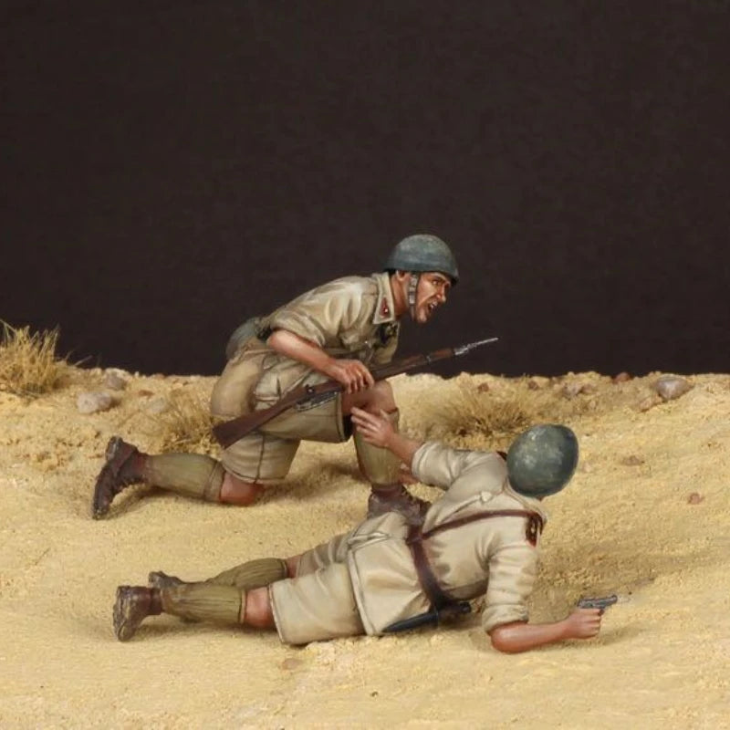 1/35 WWII North Africa Infantry, 2 Figures, Resin Model Figure Kit, Unassembled and Unpainted