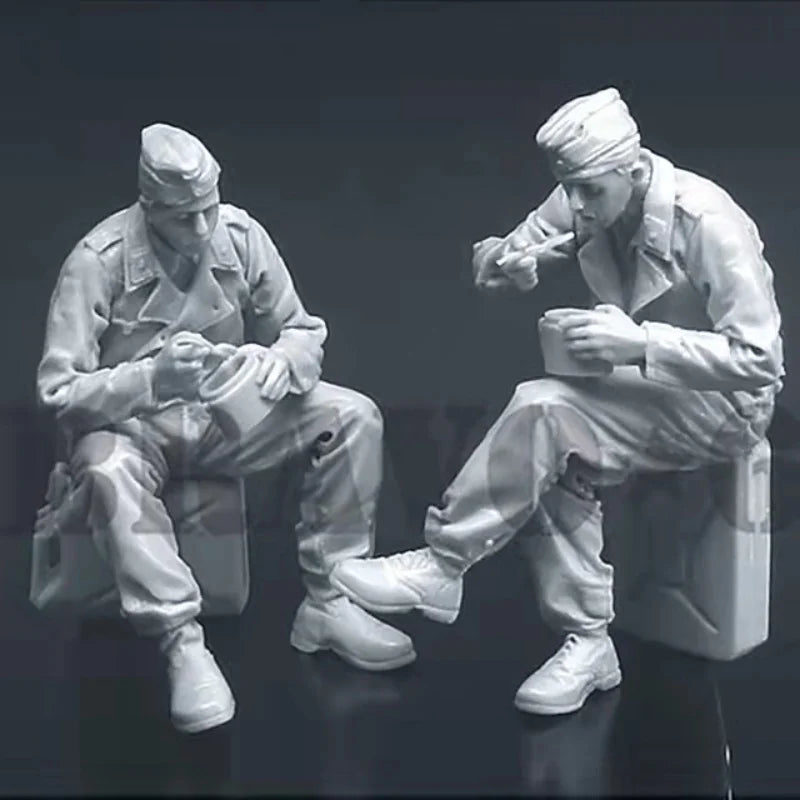 1/35 WWII German Soldiers Resting in Splinter Camouflage, 5 Figures, Resin Model Figure Kit, Unassembled and Unpainted