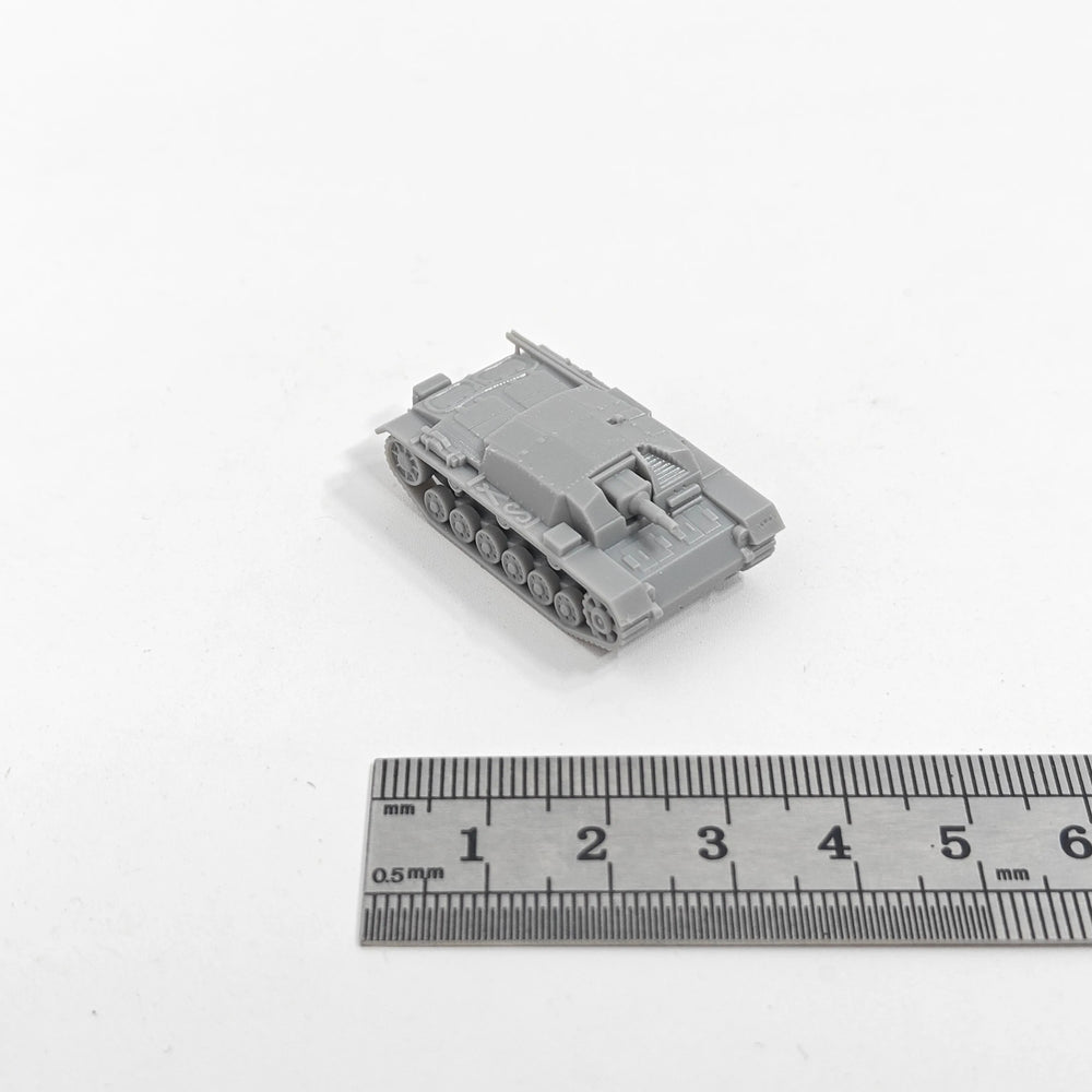 1/144 WWII German Sturmgeschütz III Ausf. B, Resin Model Vehicle Kit, Unassembled and Unpainted