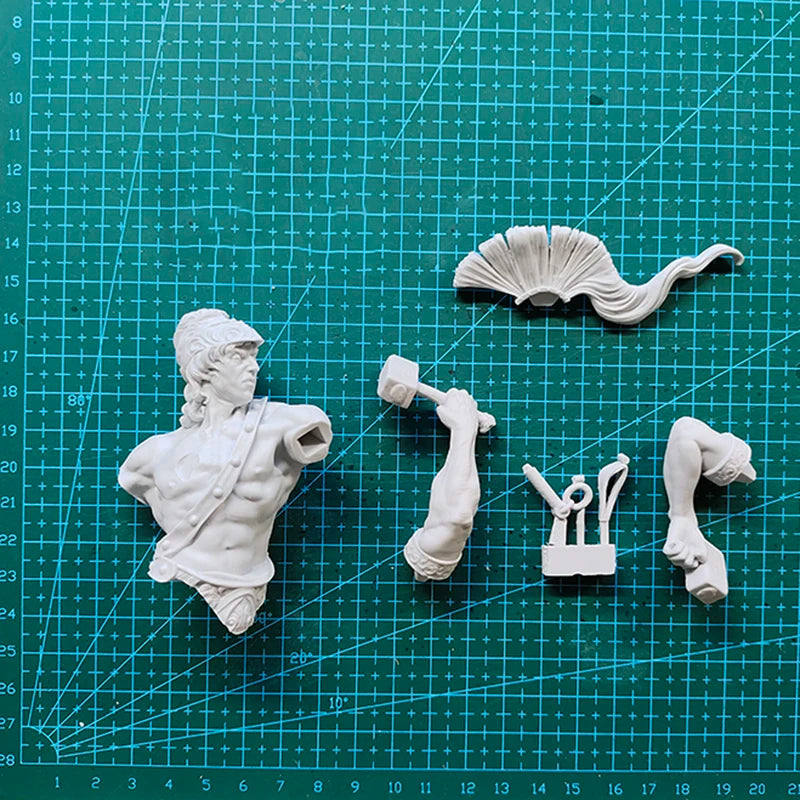 1/10 Ancient Greek Warrior in Plumed Corinthian Helmet, Resin Model Bust Kit, Fantasy Theme, Unassembled and Unpainted