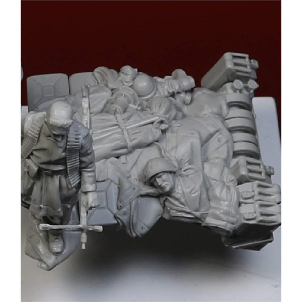 1/35 WWII Italian Combat Vehicle Equipment, Resin Model Vehicle Kit, Unassembled and Unpainted